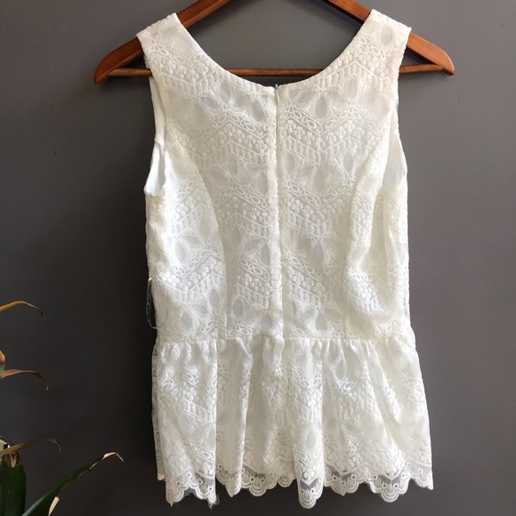 NWT Francesca’s Blue Rain white lace top - Picture 3 of 4